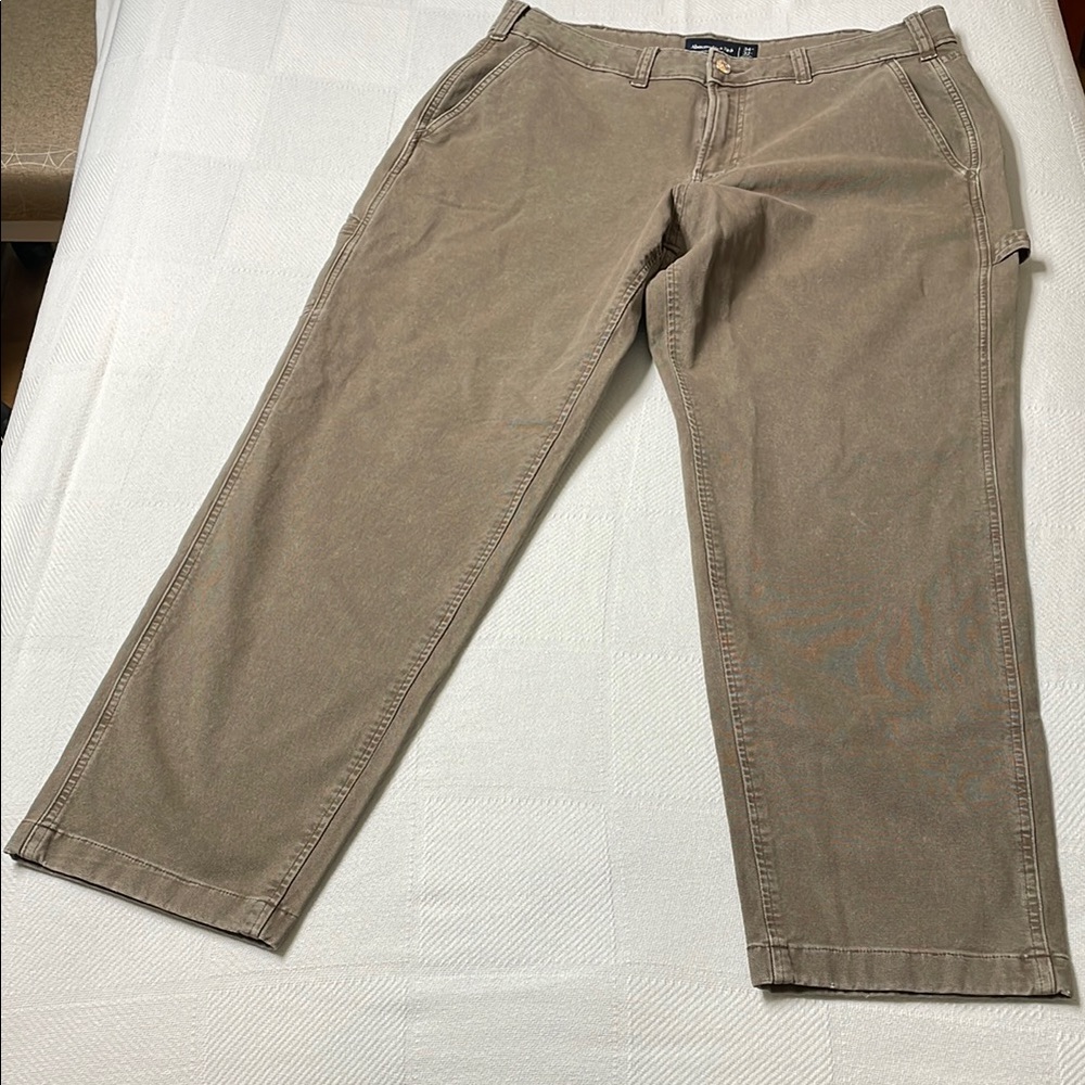 NEW w/o tags - Abercrombie & Fitch - Men's - 34/32 - Athletic Loose - Tan Pants